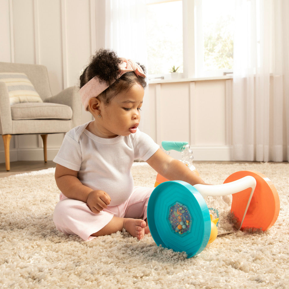 Bebé Fuerte Marathon Maze 2-in-1 Activity Mirror™