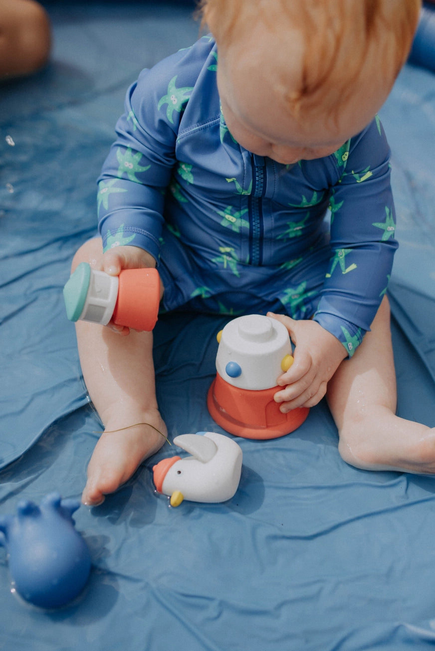 Itzy Stack & Squirt™ Bath + Water Toy