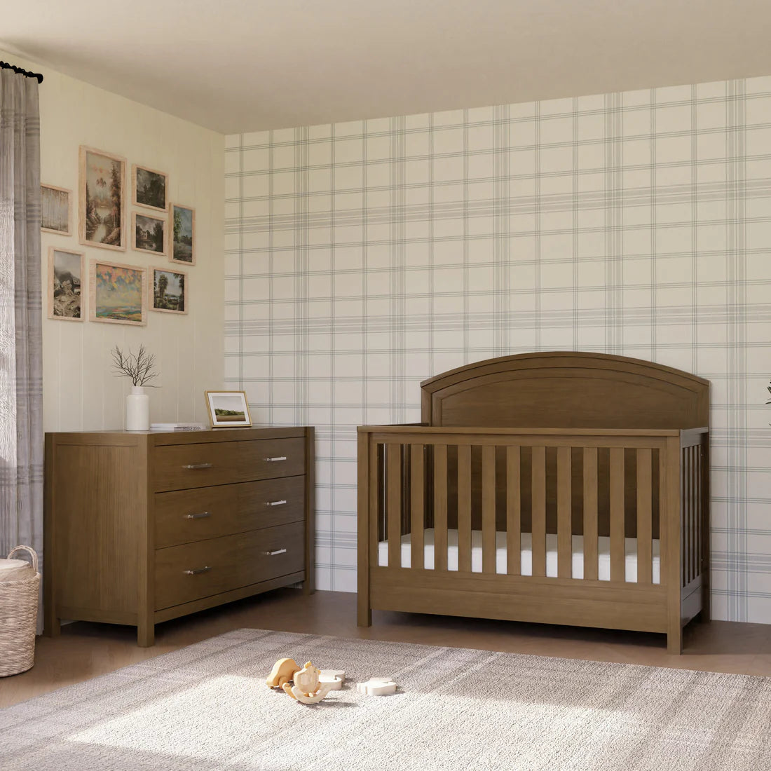 Hemsted 4-in-1 Convertible Crib