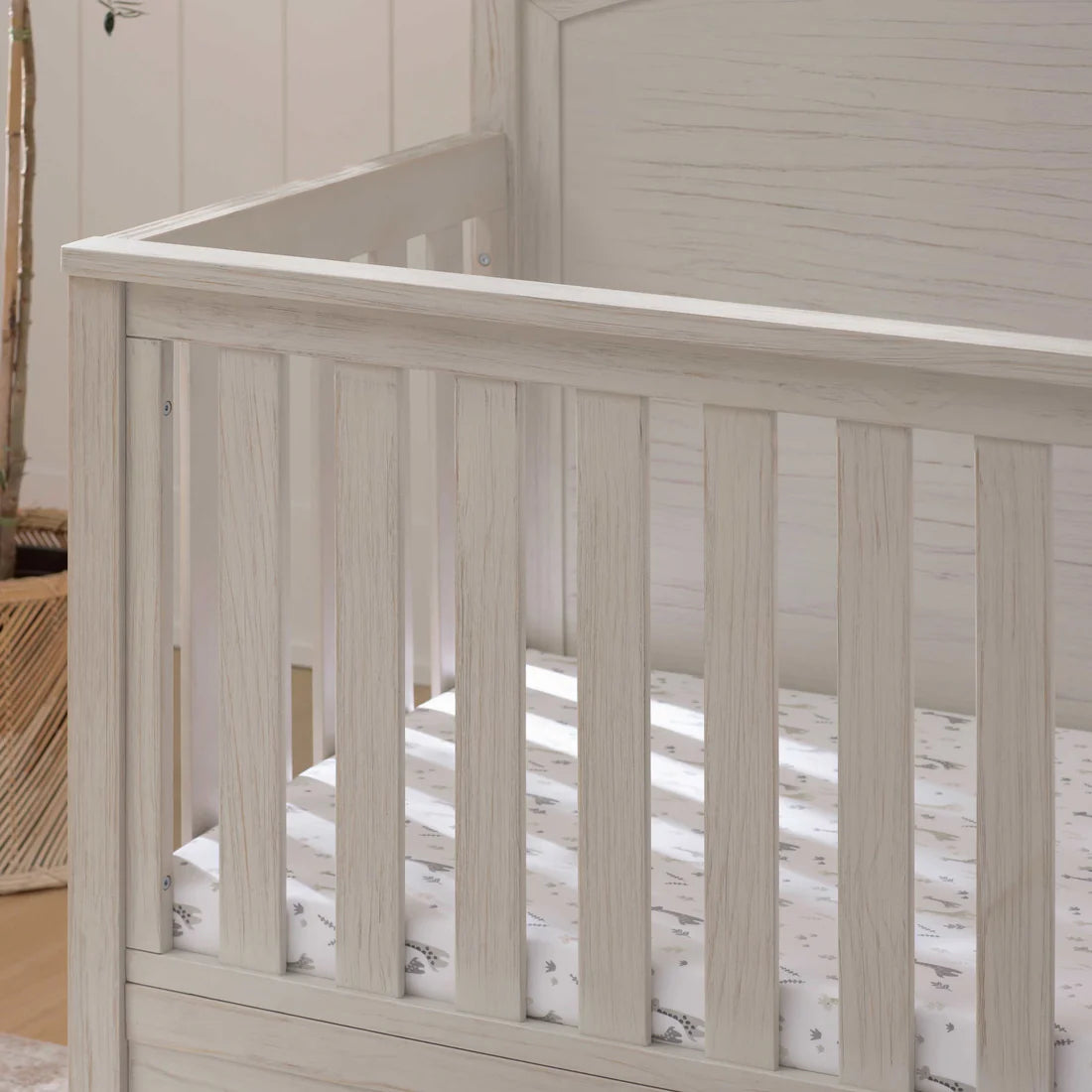 Hemsted 4-in-1 Convertible Crib