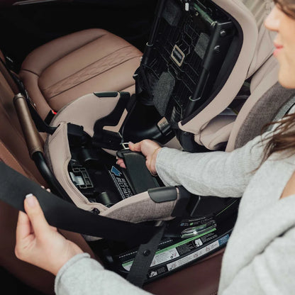 Veni™ Convertible Car Seat