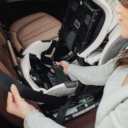 Veni™ Convertible Car Seat