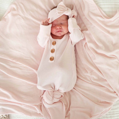 Bamboo Waffle Newborn Baby Knot Gown & Hat Set | Pearl Pink