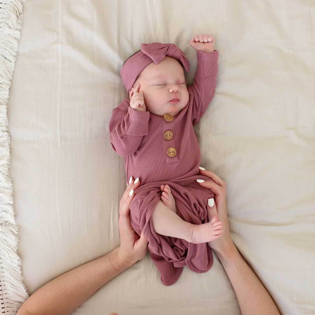 Waffle Newborn Baby Knot Gown & Hat Set | Boysenberry Bamboo