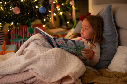 Light-Up Library - Seek & Find with Scoops the Snowpal