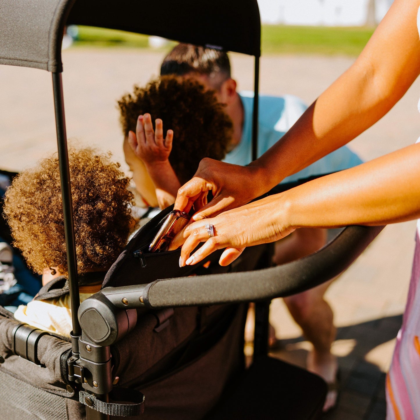 Wonderfold W4 Elite Quad Stroller Wagon (4 Seater)